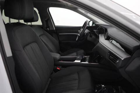 2023 Audi e-tron quattro Premium Plus