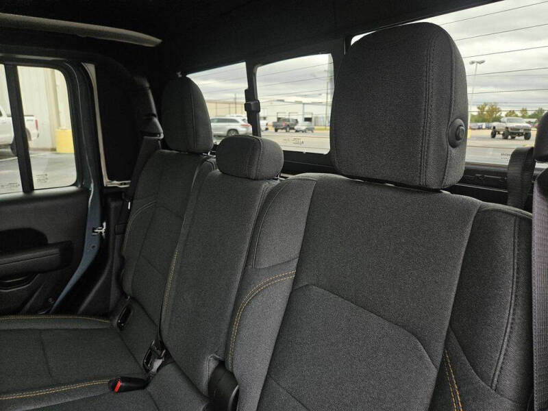 2025 Jeep Gladiator Sport