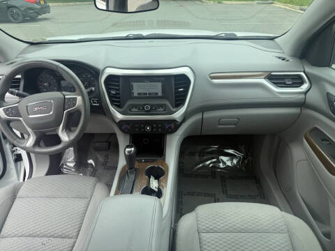 2017 GMC Acadia SLE-1