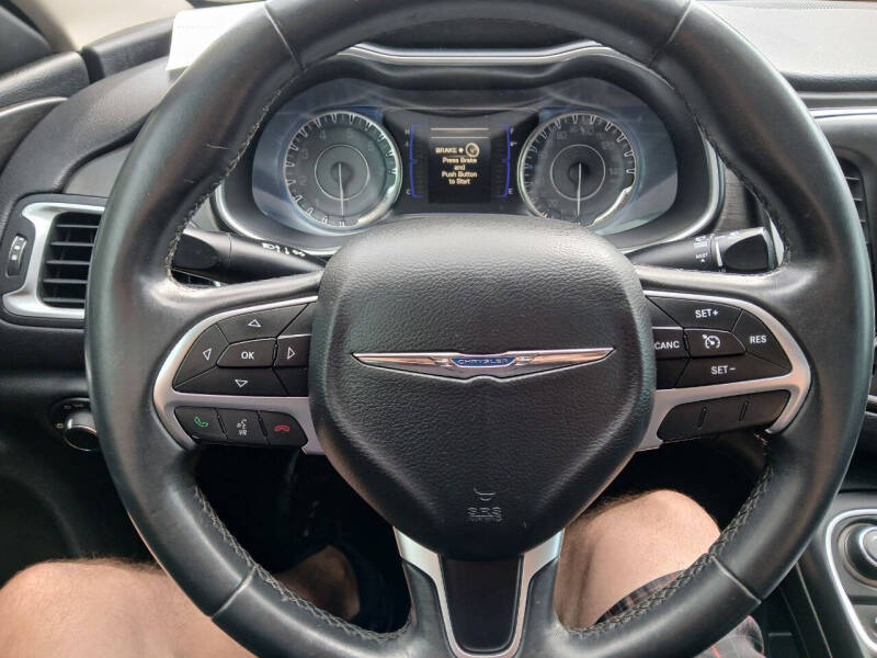 2017 Chrysler 200 Touring