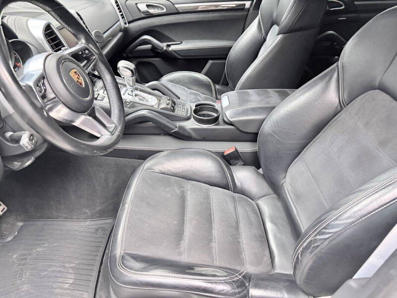 2016 Porsche Cayenne GTS