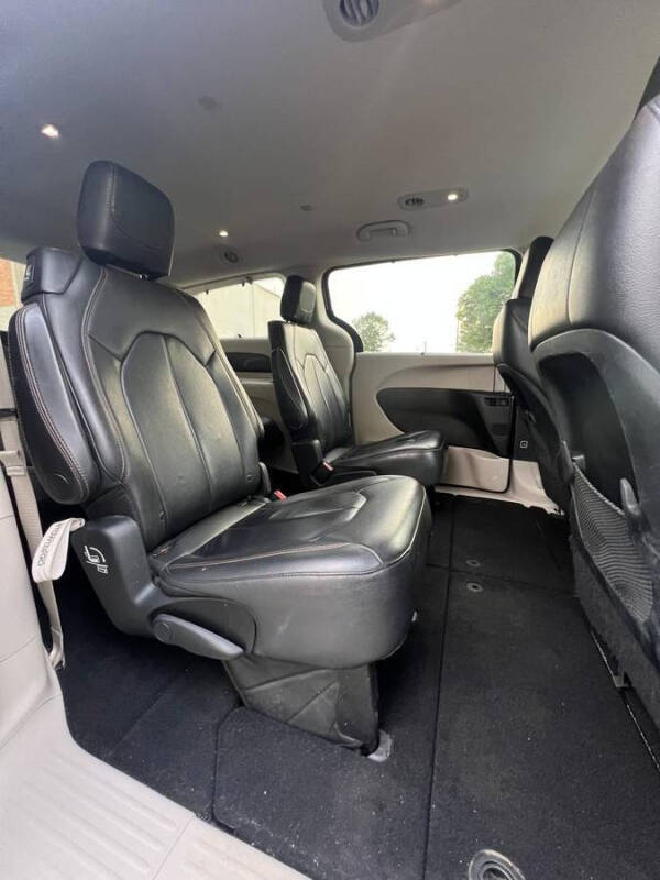 2017 Chrysler Pacifica Touring-L