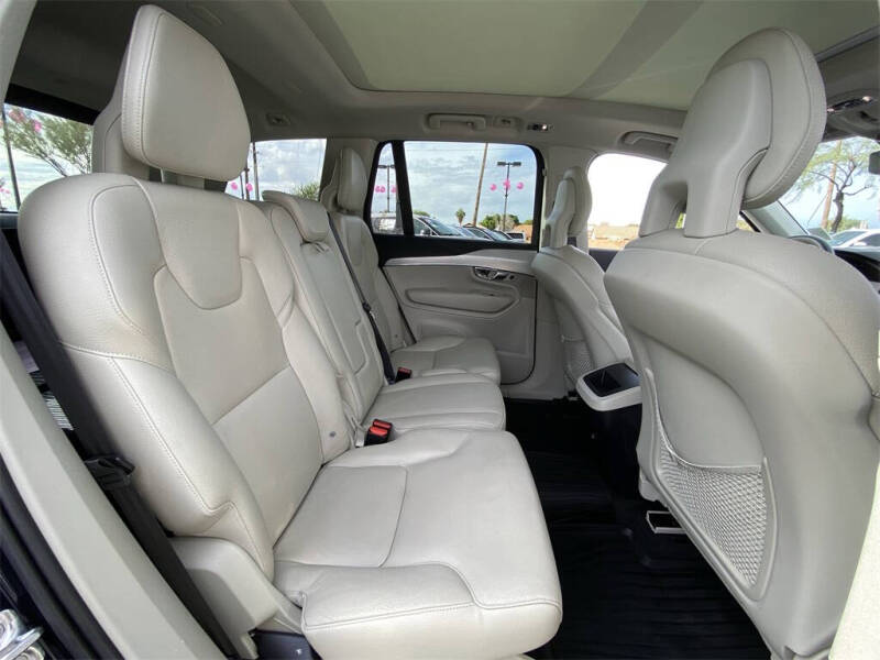 2016 Volvo XC90 T5 Momentum