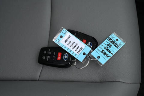 2025 Toyota Sienna XLE 8-Passenger