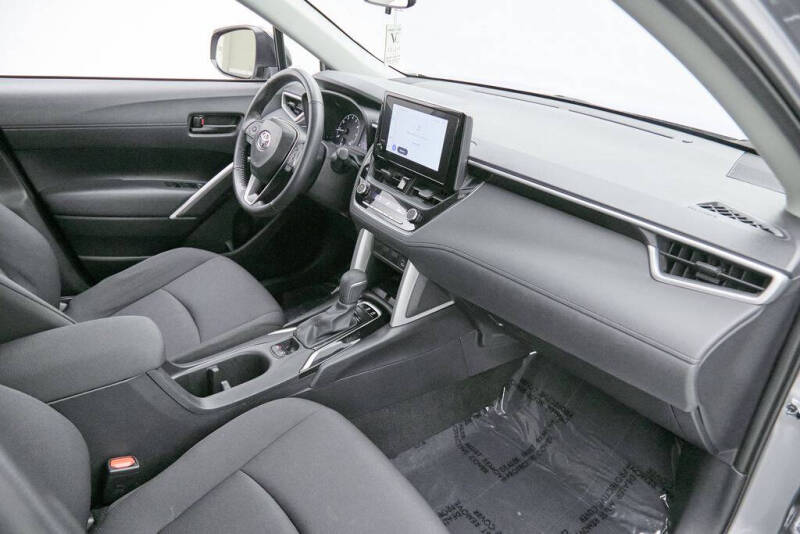 2025 Toyota Corolla Cross LE