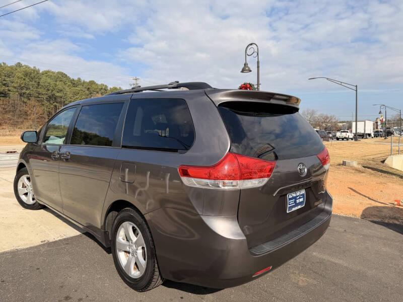 2014 Toyota Sienna LE 8-Passenger