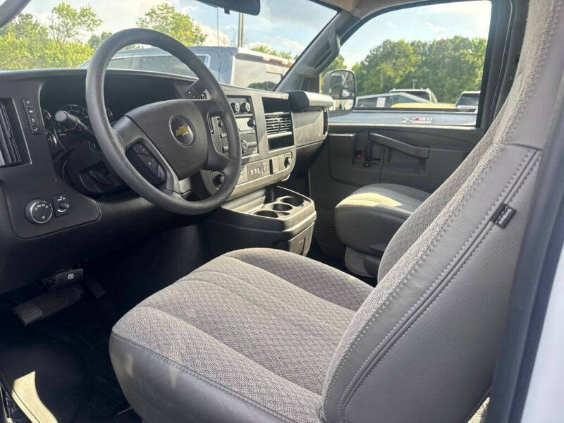 2025 Chevrolet Express LT 3500