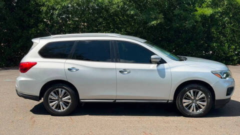 2018 Nissan Pathfinder SV