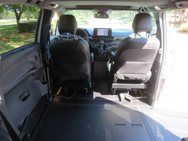 2023 Toyota Sienna XSE 7-Passenger