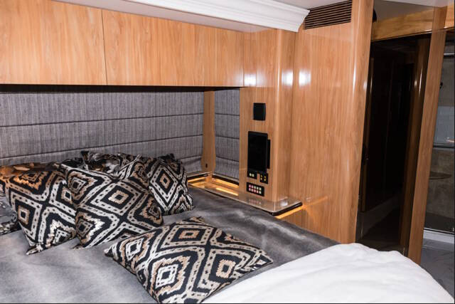 2008 Prevost Marathon XL45