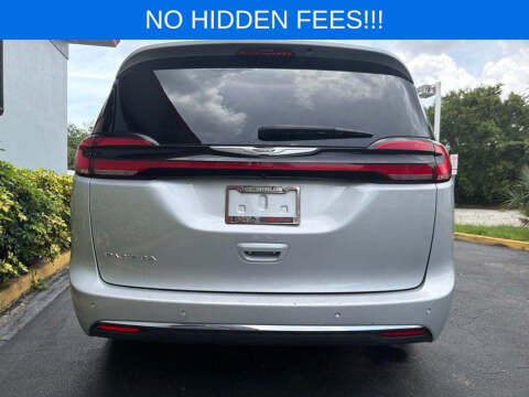 2023 Chrysler Pacifica Touring L