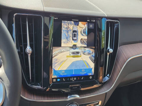 2024 Volvo XC60 B5 Plus Dark Theme