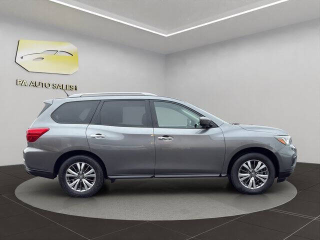 2018 Nissan Pathfinder SV