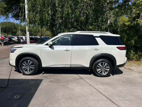 2024 Nissan Pathfinder SL