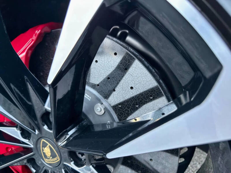 2024 Lamborghini Urus S