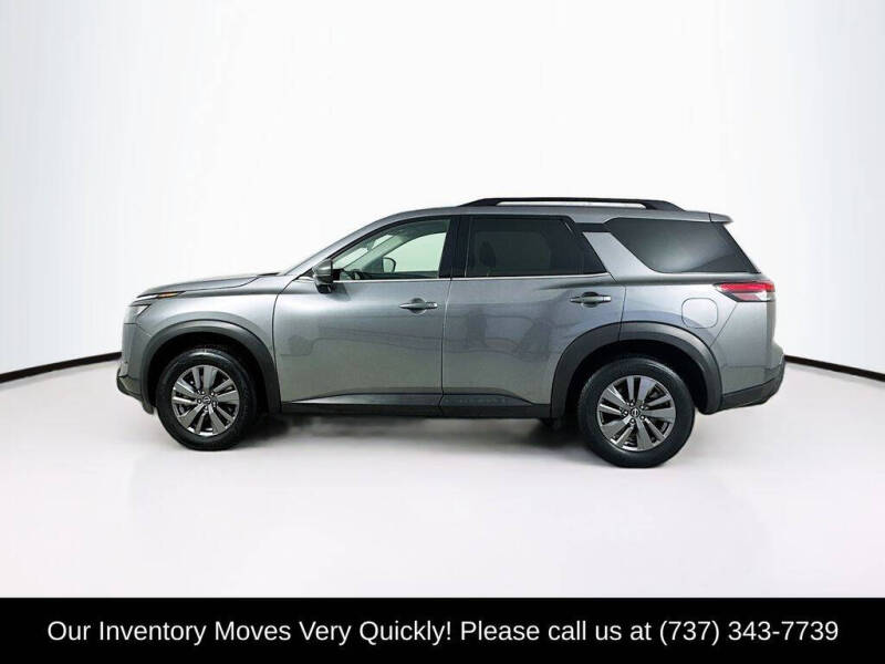 2024 Nissan Pathfinder SV