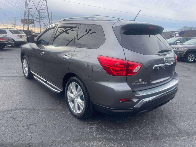 2018 Nissan Pathfinder S