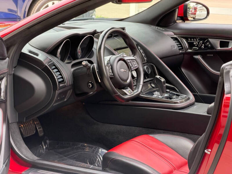 2016 Jaguar F-TYPE R
