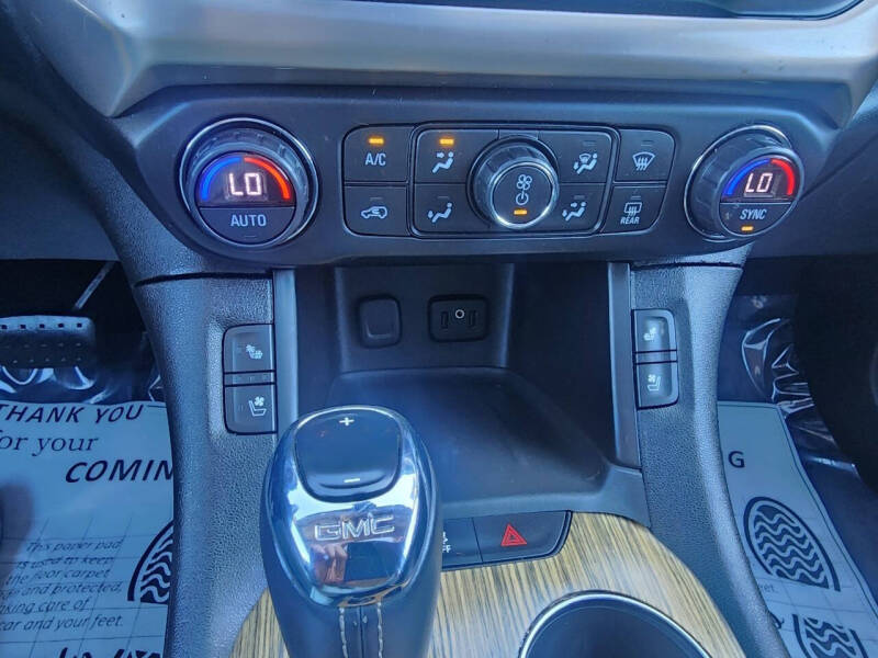 2017 GMC Acadia Denali