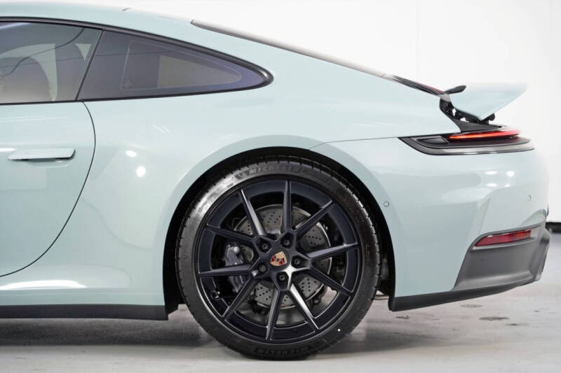 2025 Porsche 911 Carrera