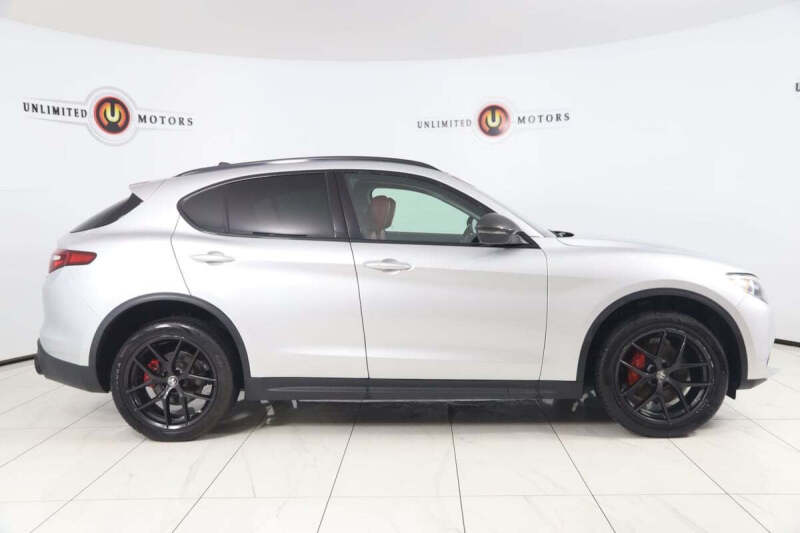 2019 Alfa Romeo Stelvio Base - Photo 2