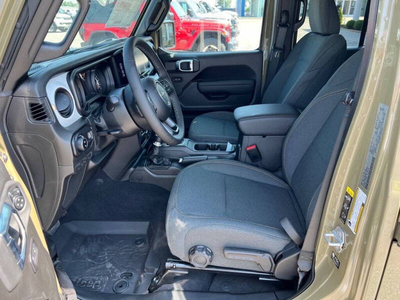 2025 Jeep Gladiator Sport S