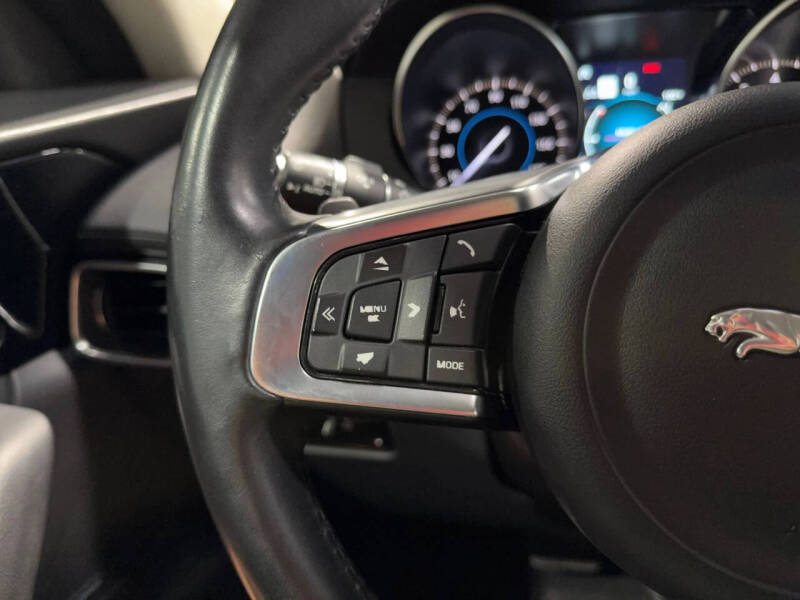 2020 Jaguar F-PACE 30t Prestige