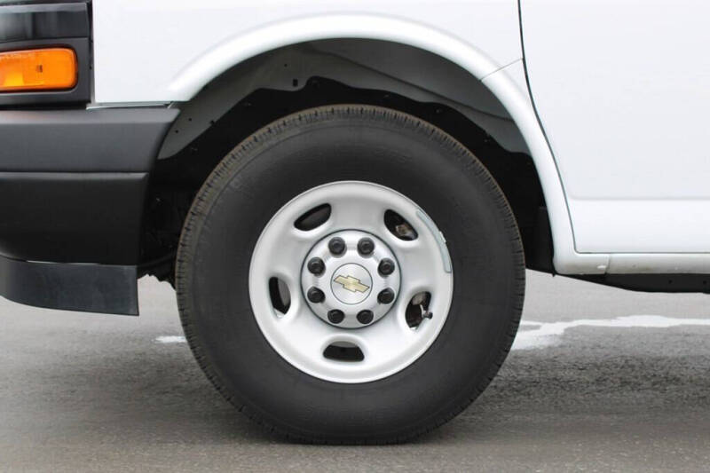 2024 Chevrolet Express 2500