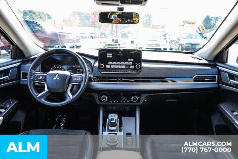 2024 Mitsubishi Outlander SE