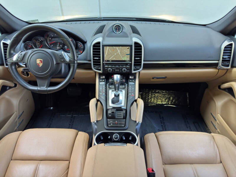 2014 Porsche Cayenne Platinum