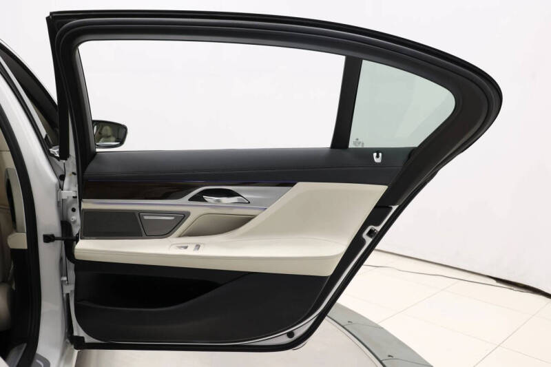 2016 BMW 7 Series 750i xDrive