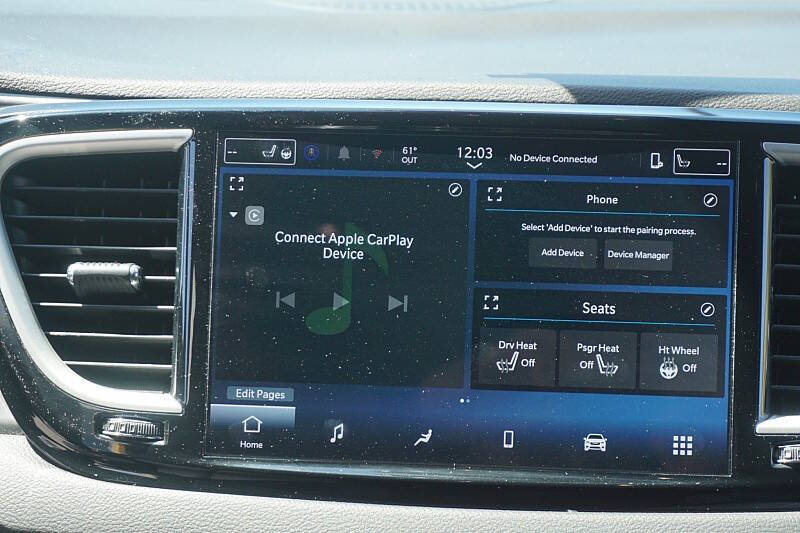 2025 Chrysler Pacifica Select