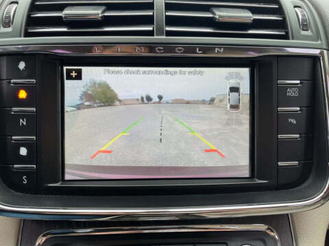 2017 Lincoln Continental Select