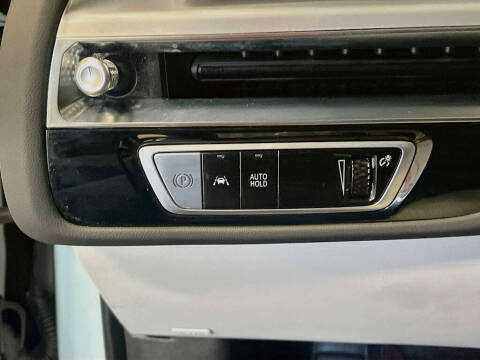 2025 Cadillac LYRIQ Sport 1