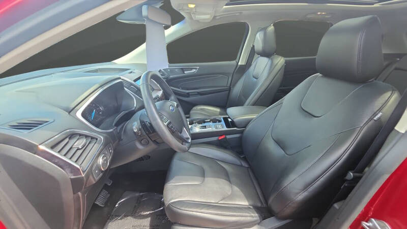 2020 Ford Edge Titanium