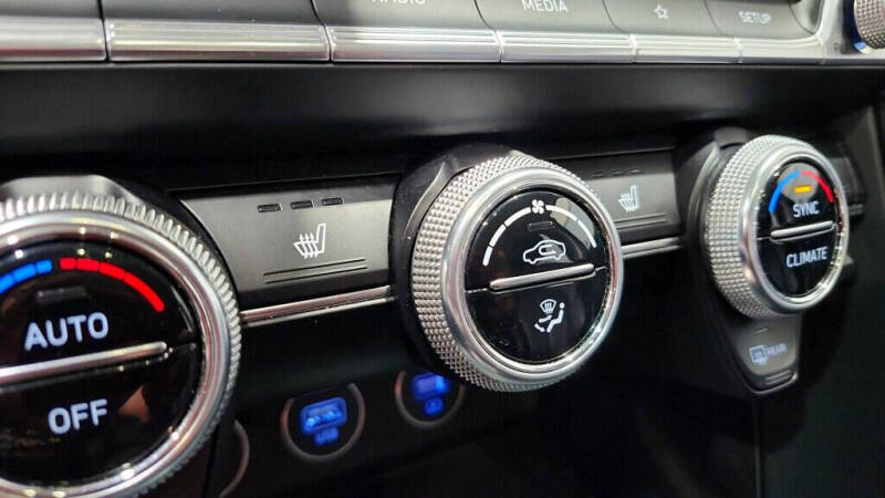2023 Genesis G70