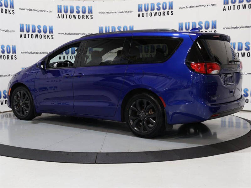 2020 Chrysler Pacifica Touring L