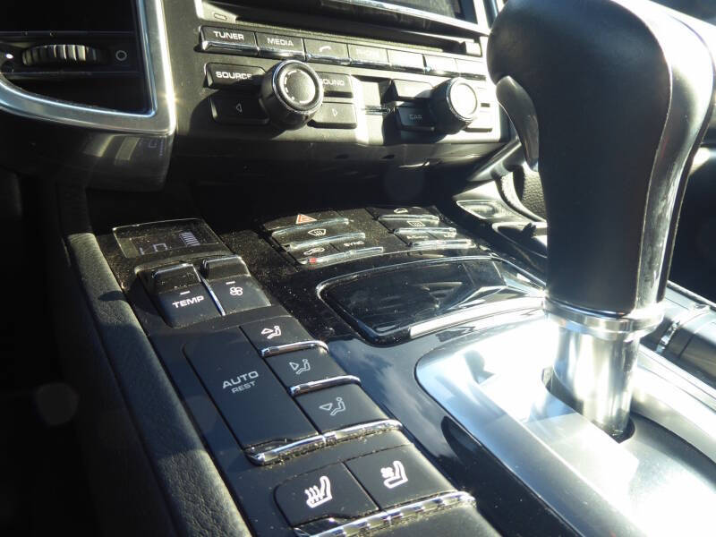 2014 Porsche Cayenne GTS