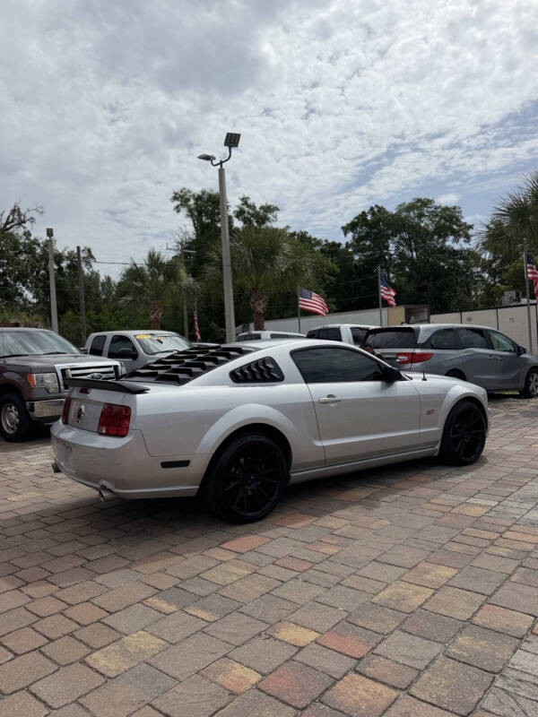 2006 Ford Mustang GT Deluxe