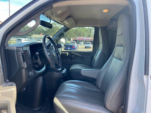 2023 Chevrolet Express 2500