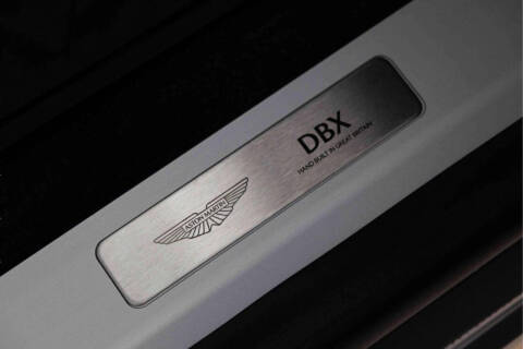 2025 Aston Martin DBX 707