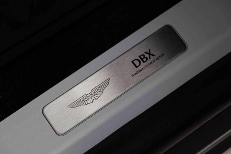 2025 Aston Martin DBX 707