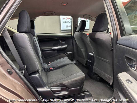 2016 Toyota Prius v Three