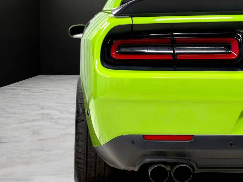 2015 Dodge Challenger R/T Plus Shaker
