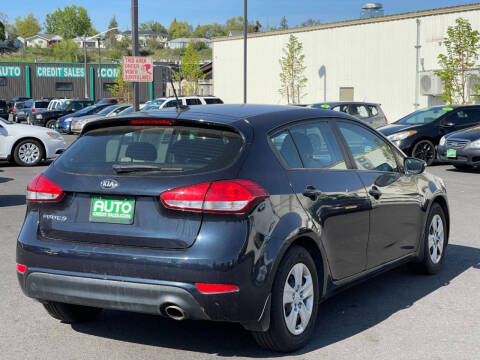 2017 Kia Forte5 LX