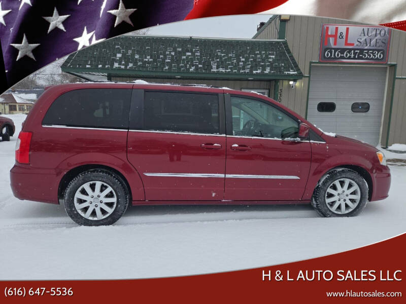 2016 Chrysler Town & Country Touring's photo