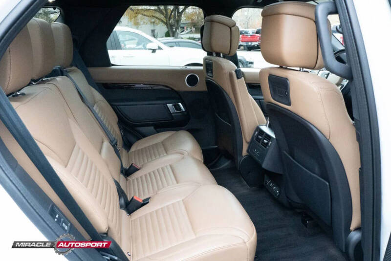 2022 Land Rover Discovery P300 S