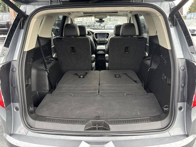 2022 GMC Acadia Denali