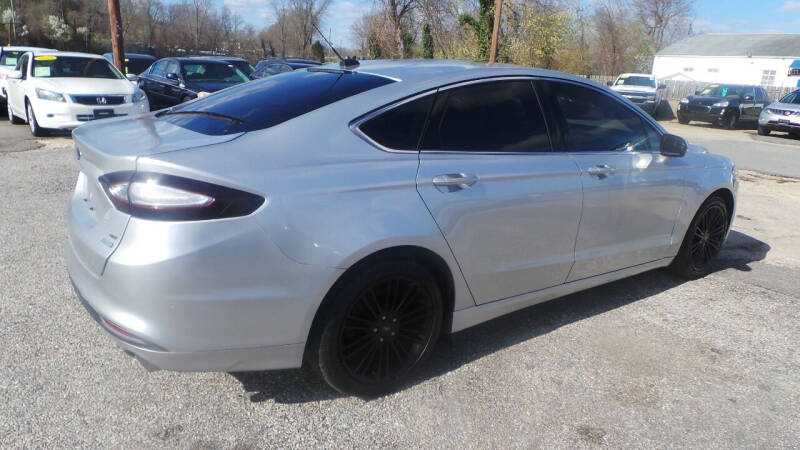 2013 Ford Fusion SE