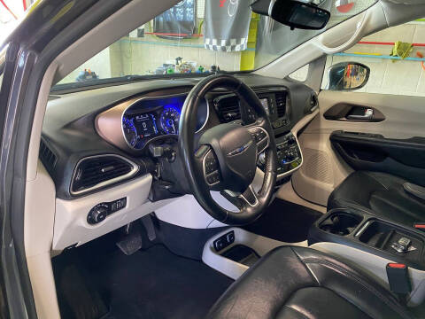 2017 Chrysler Pacifica Touring Plus